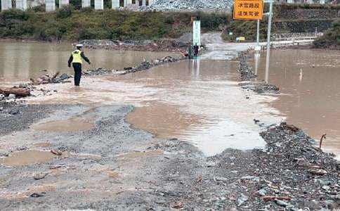 ������ʯ���ֺ��и�600��