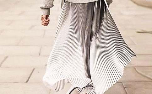 �Ķ���һ����ȹ�ӡ��и�����