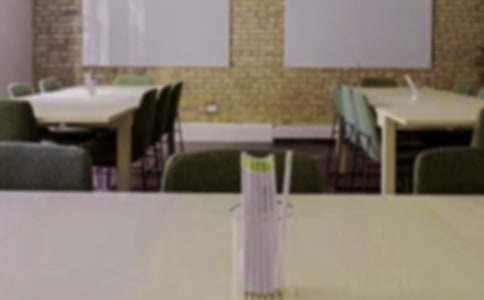 ���Ű칫����Ա��ְ����