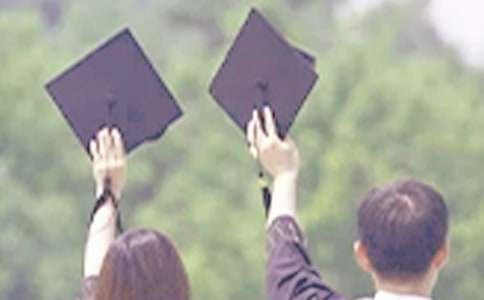 金融毕业自荐信