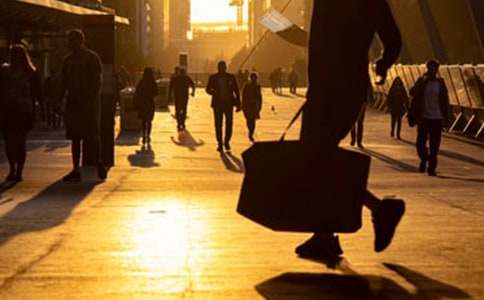 ����������Ա�����ڳ����ܽ᷶��