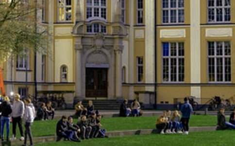 有关金融专业大学生自荐信三篇