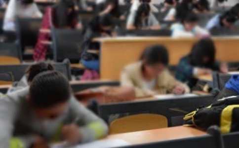 大学生创业标语大全