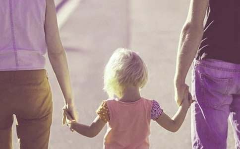 《中小学生家庭教育》观后感