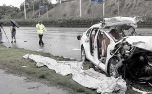 ��ͨ�¹�ί���龫ѡ15ƪ