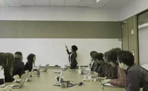 Ů�쵼���ո����̼��ף����