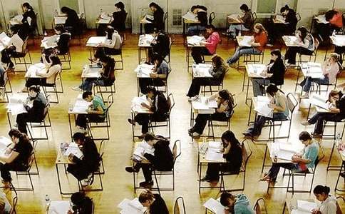 小学迎接期末考试的广播稿4篇