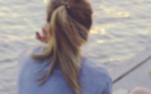 ������Ů�ĺ췢�����и�