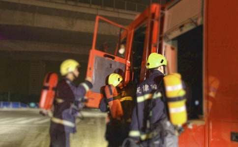 �����μ�����,��ȫ���һ���ݽ��巶��300�֣���ѡ11ƪ��